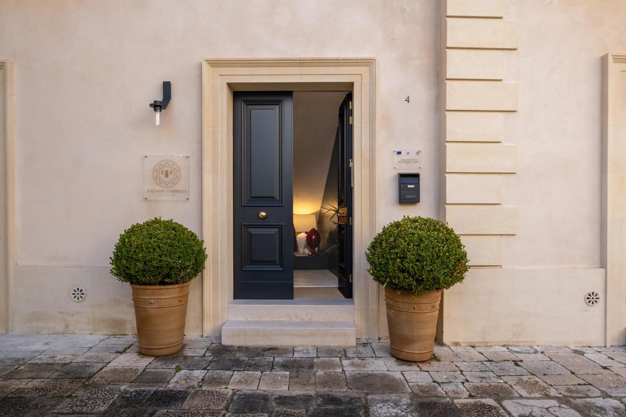 Palazzo Paisiello - Luxury Rooms Lecce Zewnętrze zdjęcie